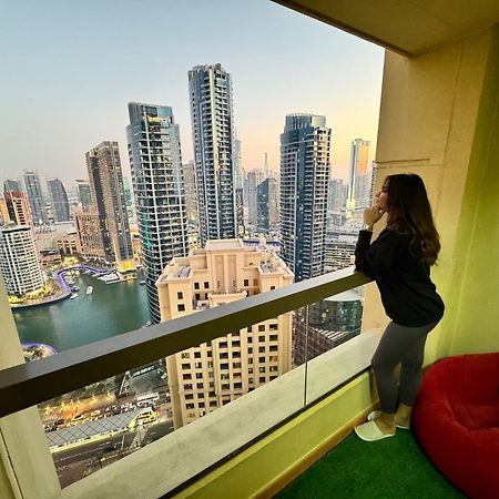 Berloga Capsule Jbr Hostel Dubai Exterior foto