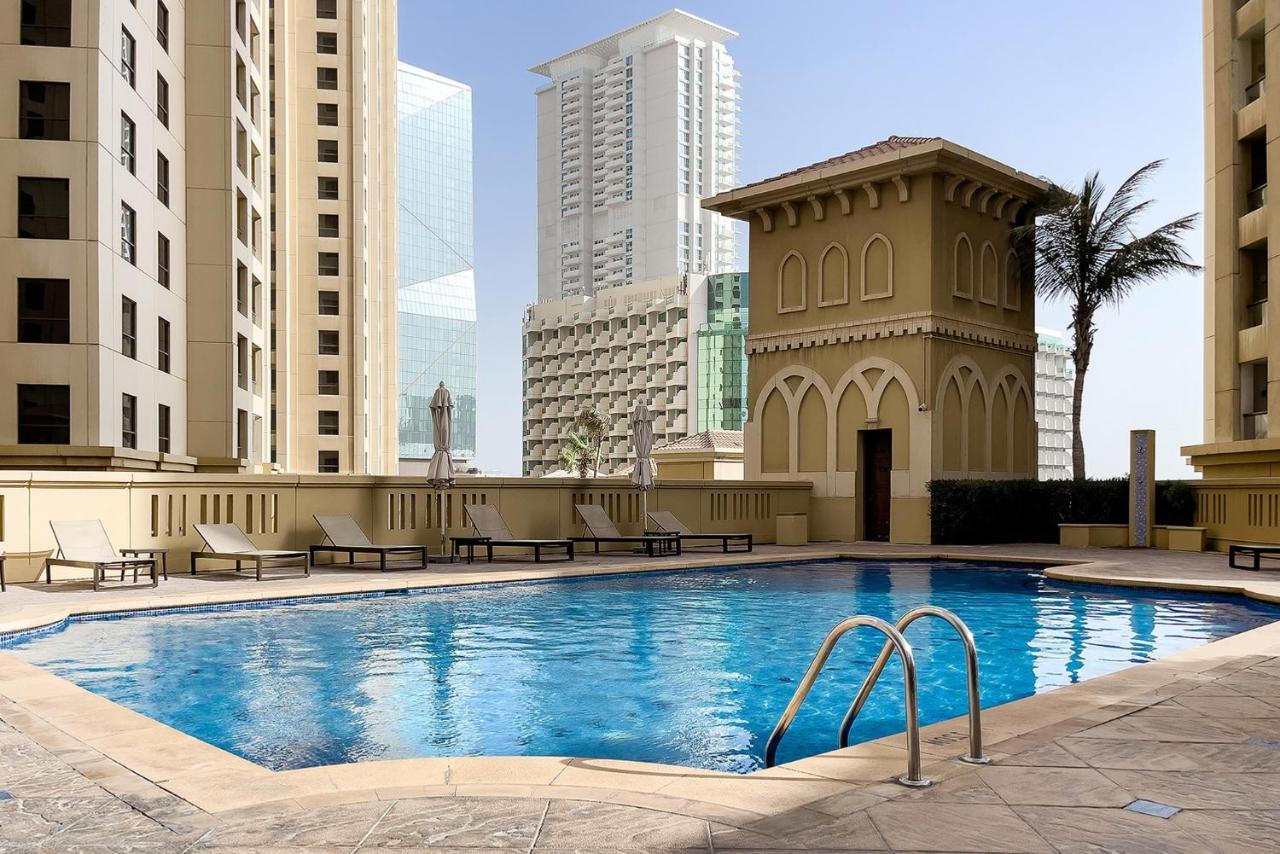 Berloga Capsule Jbr Hostel Dubai Exterior foto